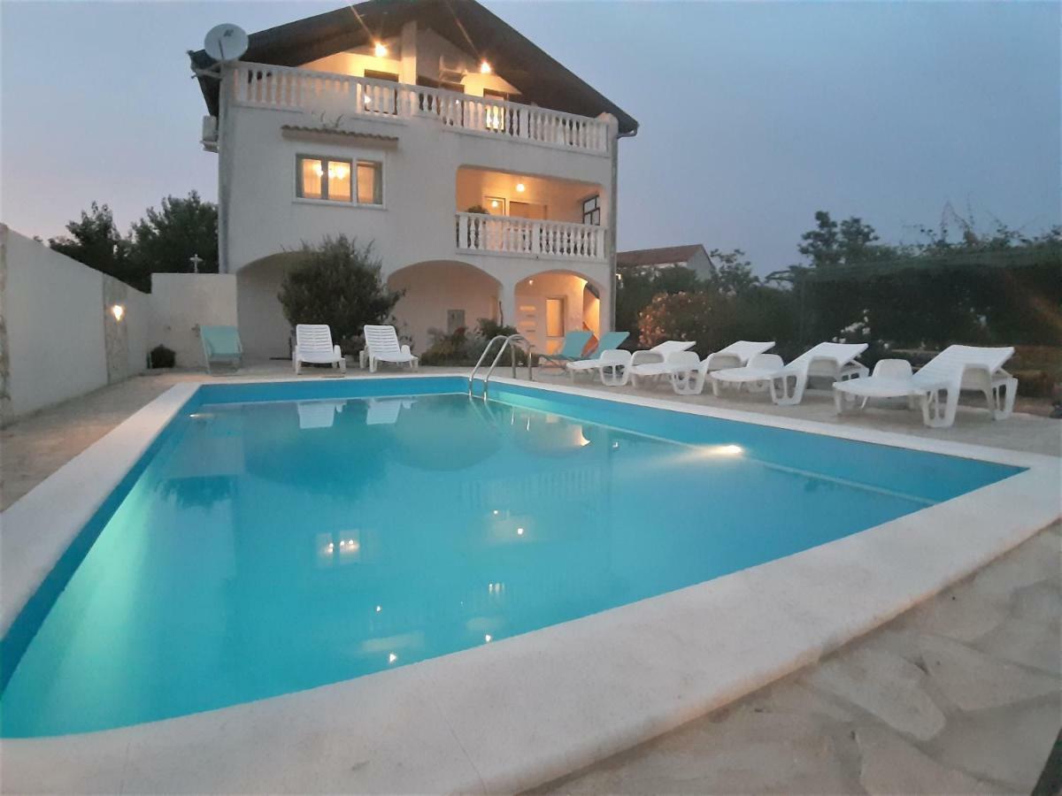 Apartments"Nika" With Private Pool Galovac  Ngoại thất bức ảnh