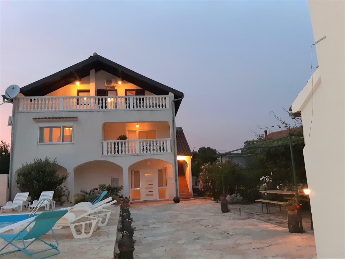 Apartments"Nika" With Private Pool Galovac  Ngoại thất bức ảnh