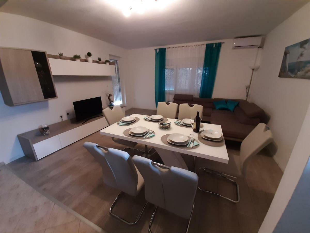 Apartments"Nika" With Private Pool Galovac  Ngoại thất bức ảnh