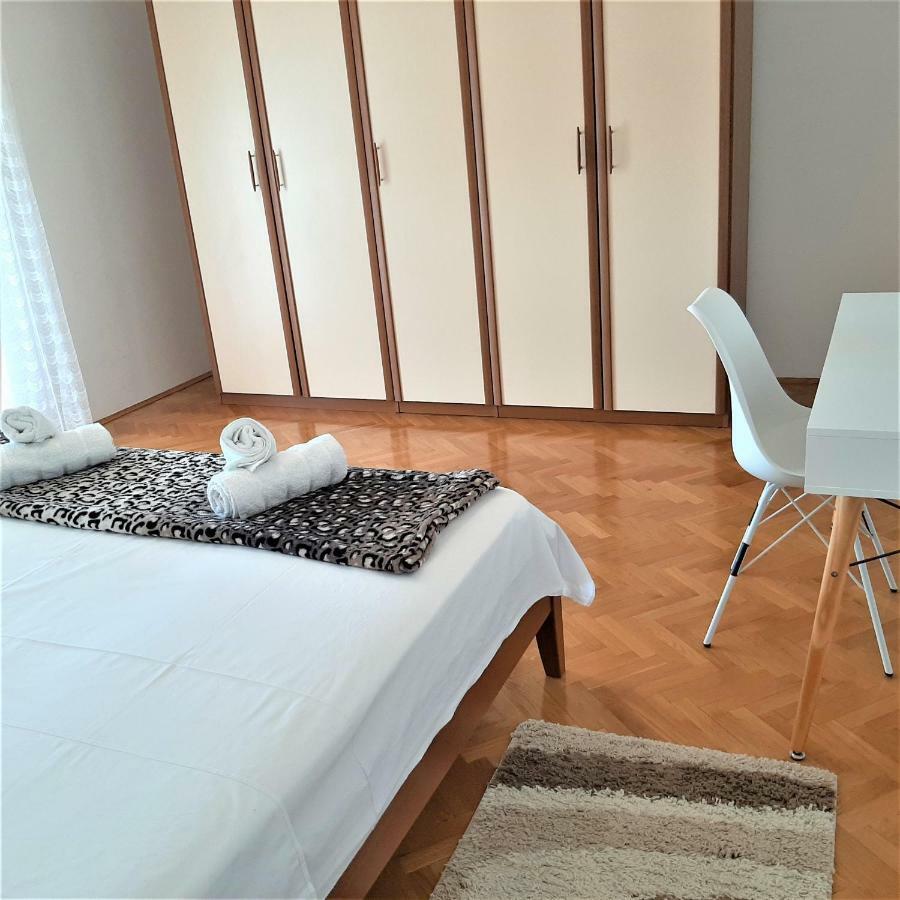 Apartments"Nika" With Private Pool Galovac  Ngoại thất bức ảnh