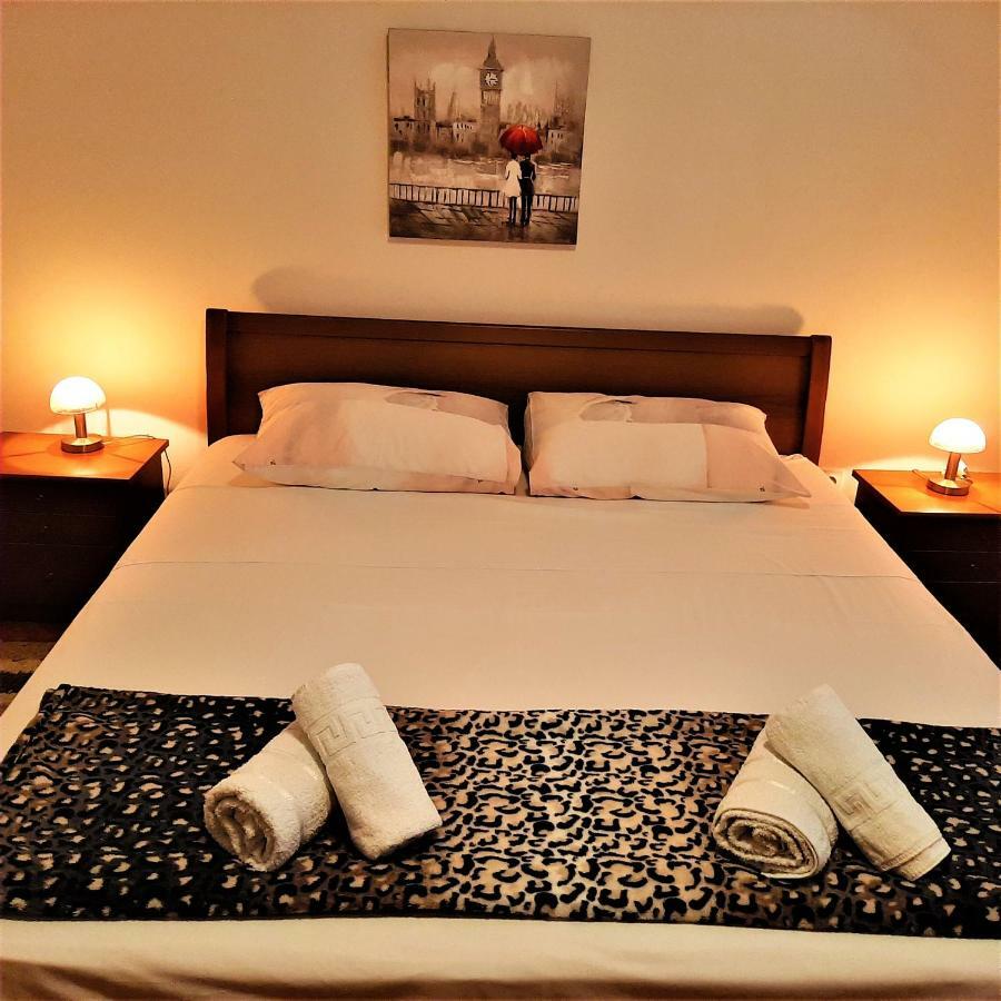 Apartments"Nika" With Private Pool Galovac  Ngoại thất bức ảnh