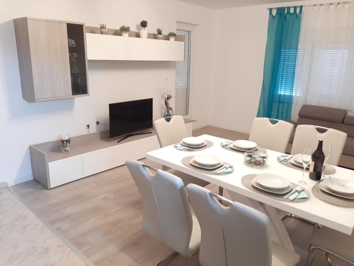 Apartments"Nika" With Private Pool Galovac  Ngoại thất bức ảnh